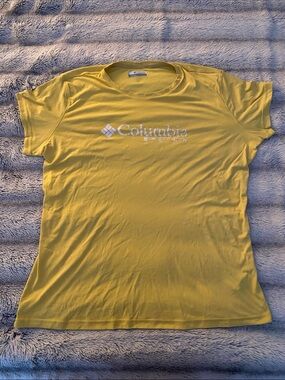 Columbia PFG shirt 🍋